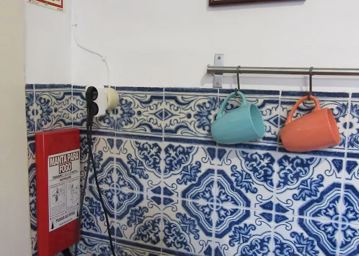 Отель Family Macedo B&B Лиссабон