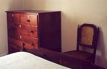 Отель Family Macedo B&B Лиссабон